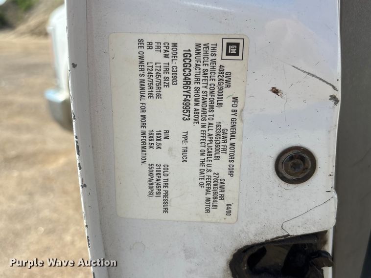 image for item DO5268 2000 Chevrolet C3500 pickup truck
