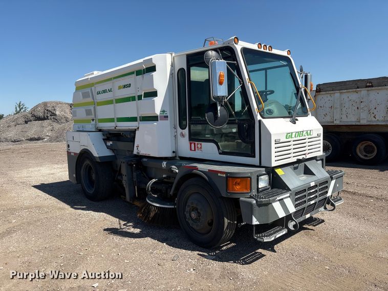 image for item DO5273 2019 Global M4HSD street sweeper truck