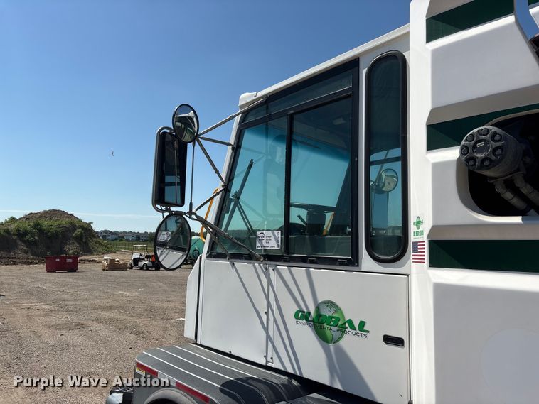 image for item DO5273 2019 Global M4HSD street sweeper truck