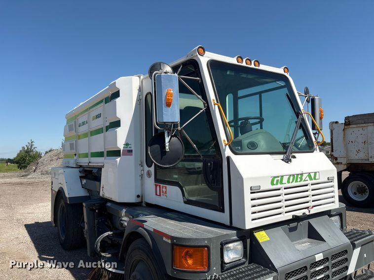 image for item DO5273 2019 Global M4HSD street sweeper truck