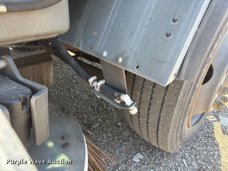 image for item DO5273 2019 Global M4HSD street sweeper truck