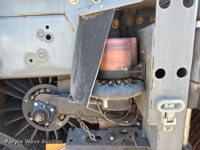 image for item DO5273 2019 Global M4HSD street sweeper truck