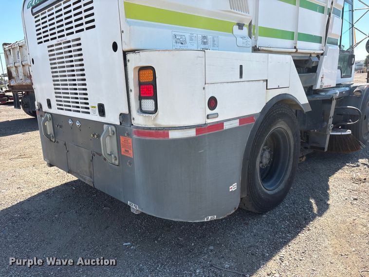 image for item DO5273 2019 Global M4HSD street sweeper truck