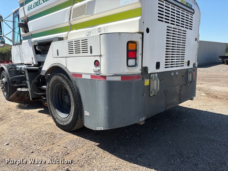 image for item DO5273 2019 Global M4HSD street sweeper truck
