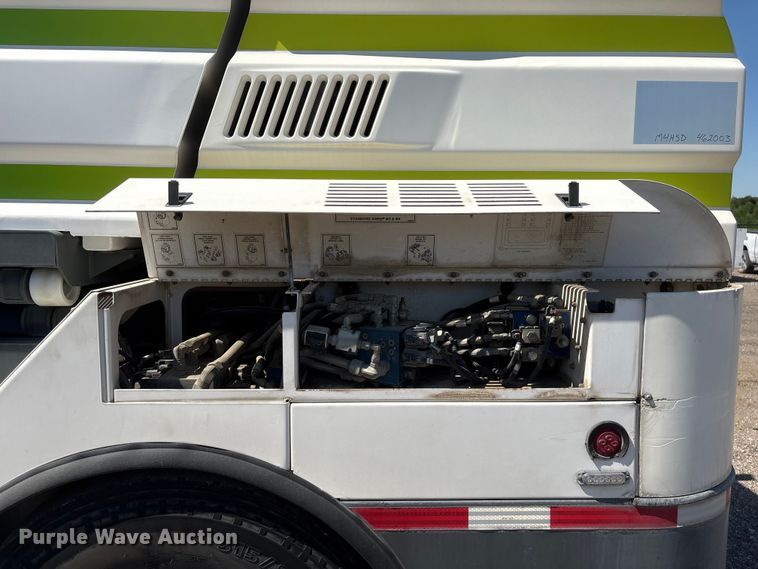 image for item DO5273 2019 Global M4HSD street sweeper truck