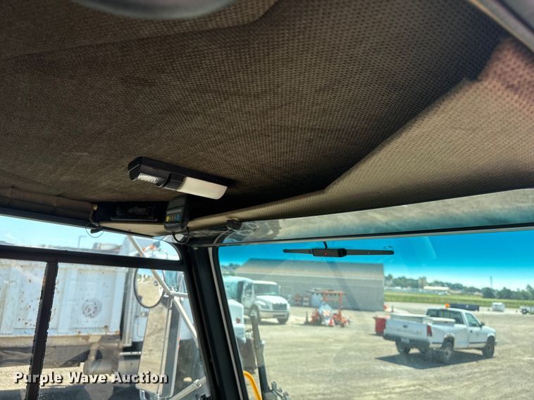 image for item DO5273 2019 Global M4HSD street sweeper truck