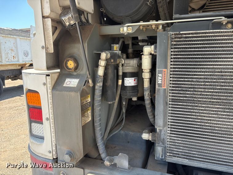 image for item DO5273 2019 Global M4HSD street sweeper truck