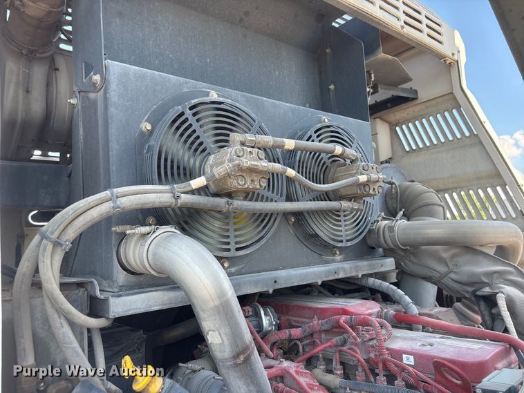 image for item DO5273 2019 Global M4HSD street sweeper truck