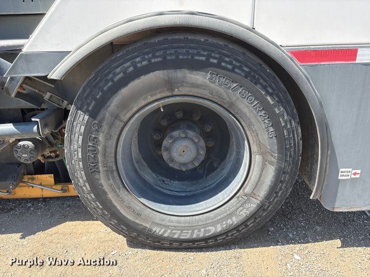 image for item DO5273 2019 Global M4HSD street sweeper truck
