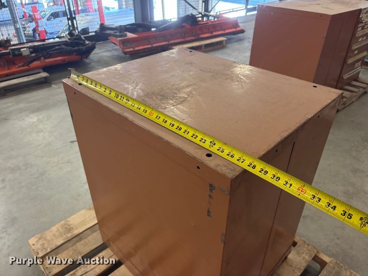 image for item DO5277 Steel cabinet