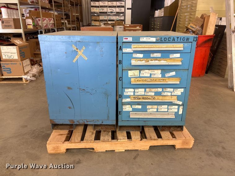 image for item DO5279 (2) cabinets