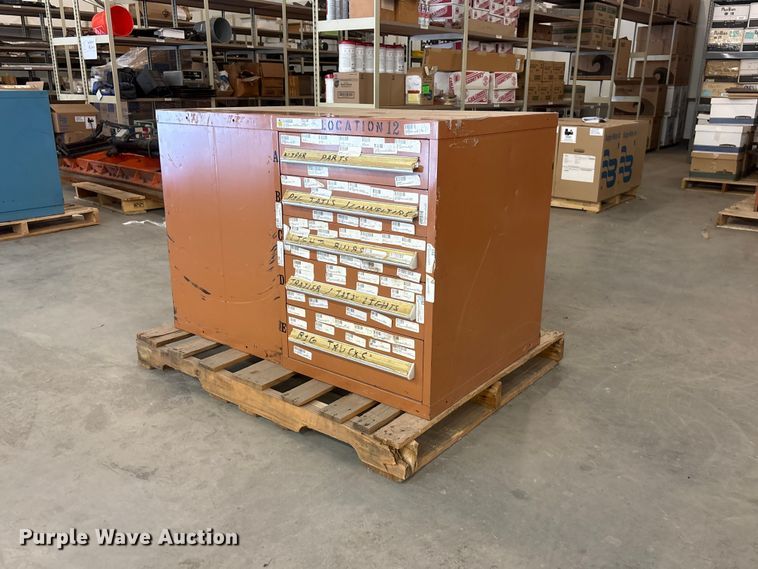 image for item DO5280 (2) cabinets