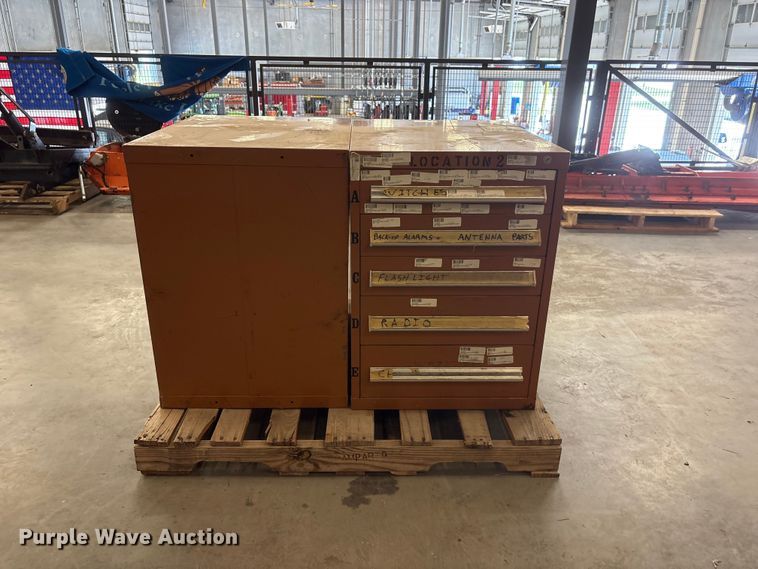 image for item DO5280 (2) cabinets
