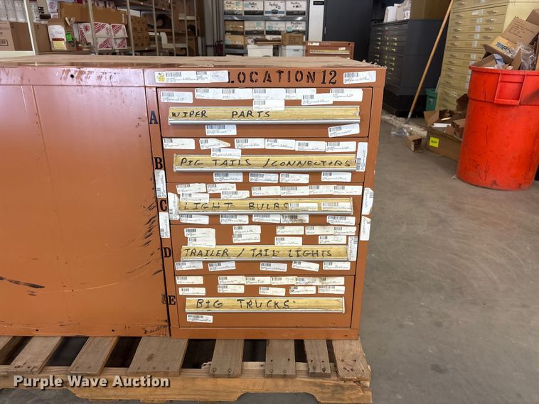 image for item DO5280 (2) cabinets