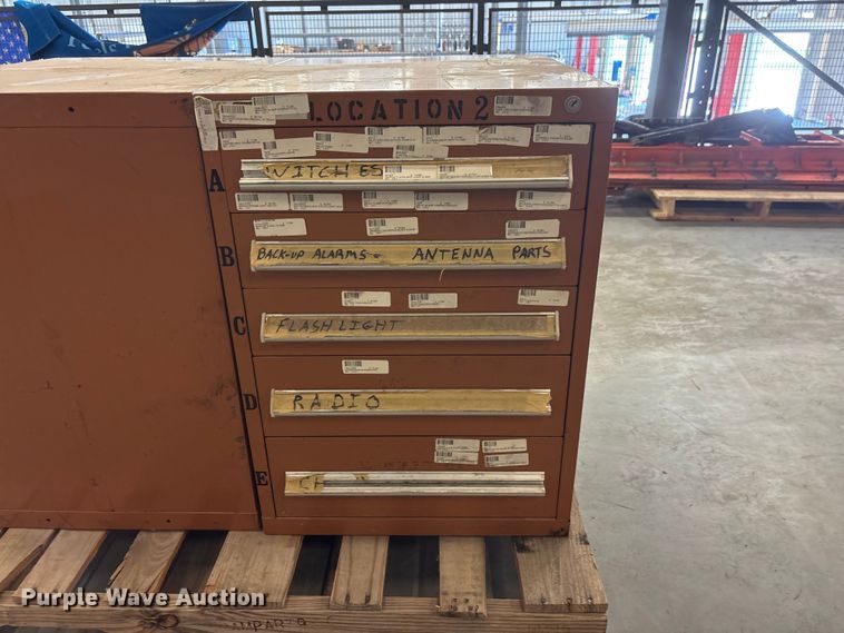 image for item DO5280 (2) cabinets