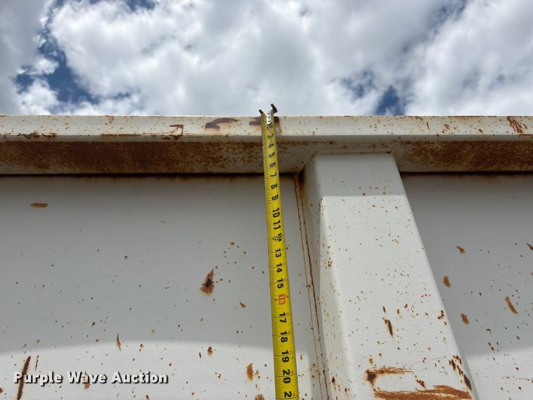 image for item DO5282 2000 Volvo WG dump truck