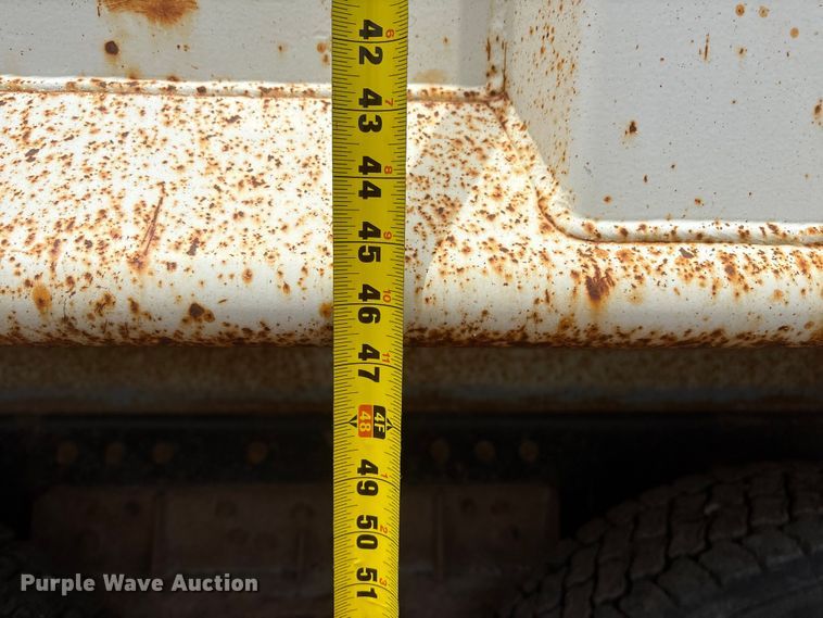 image for item DO5282 2000 Volvo WG dump truck