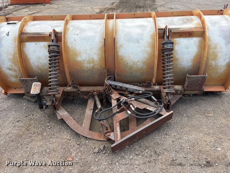 image for item DO5282 2000 Volvo WG dump truck