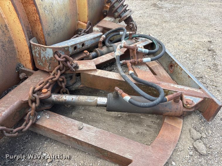 image for item DO5282 2000 Volvo WG dump truck