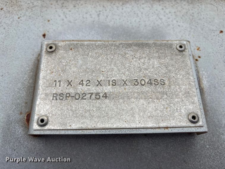 image for item DO5282 2000 Volvo WG dump truck