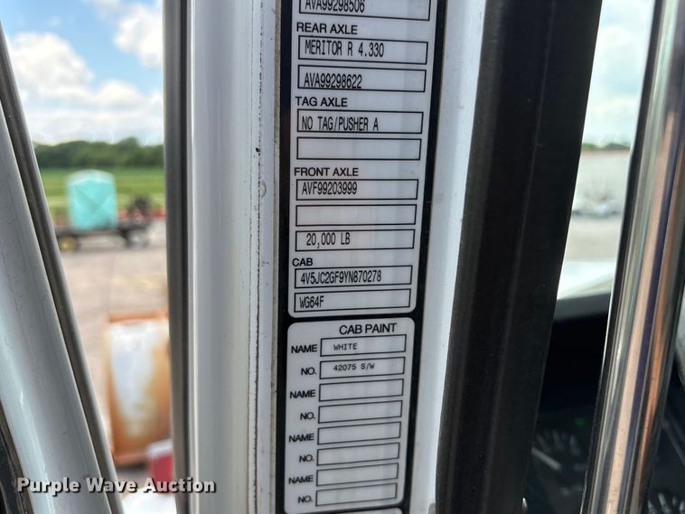 image for item DO5282 2000 Volvo WG dump truck
