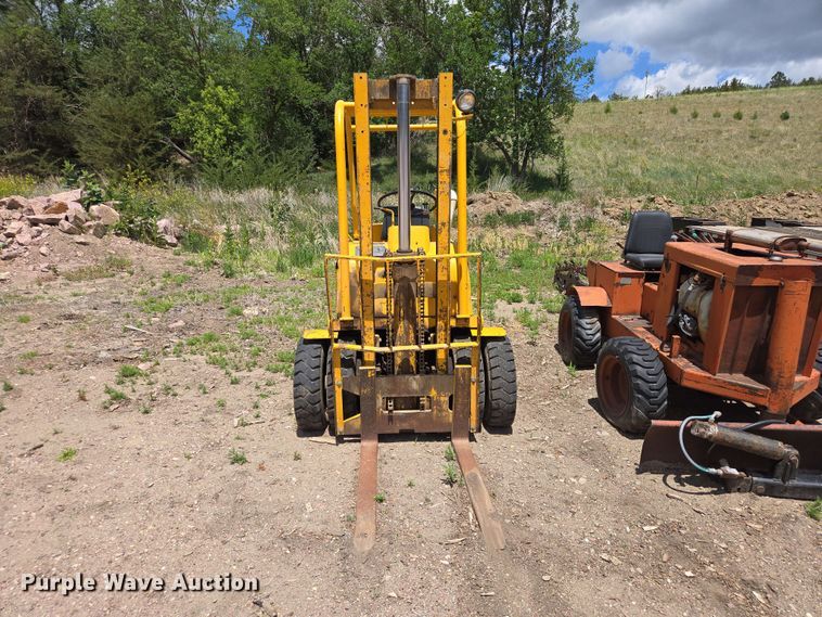 image for item DP8982 1970 Towmotor 502PG4024 forklift