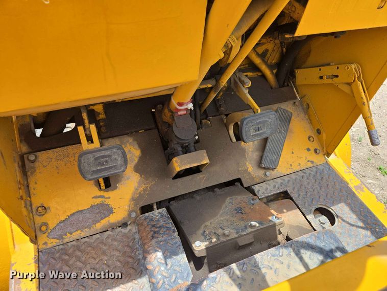 image for item DP8982 1970 Towmotor 502PG4024 forklift