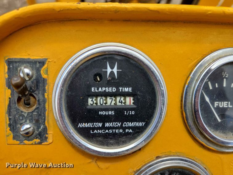 image for item DP8982 1970 Towmotor 502PG4024 forklift