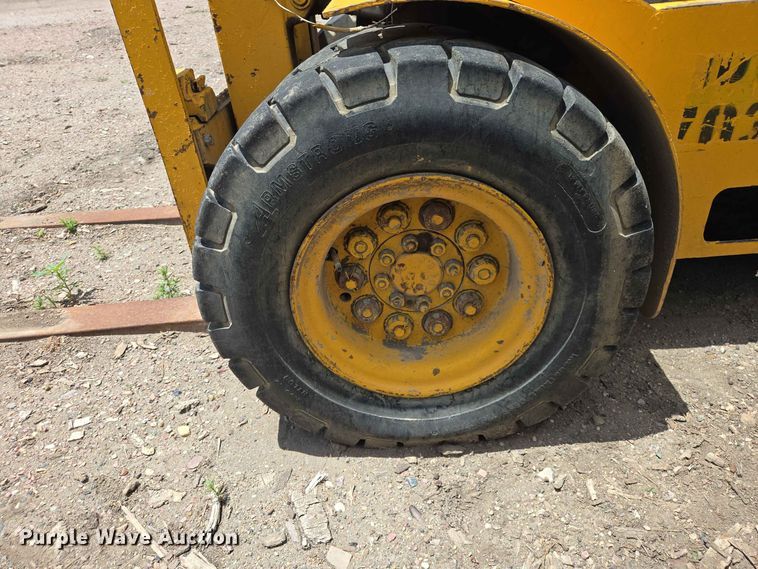 image for item DP8982 1970 Towmotor 502PG4024 forklift