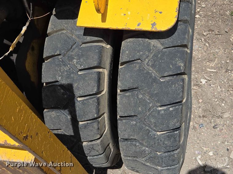 image for item DP8982 1970 Towmotor 502PG4024 forklift