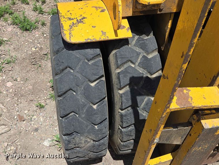 image for item DP8982 1970 Towmotor 502PG4024 forklift