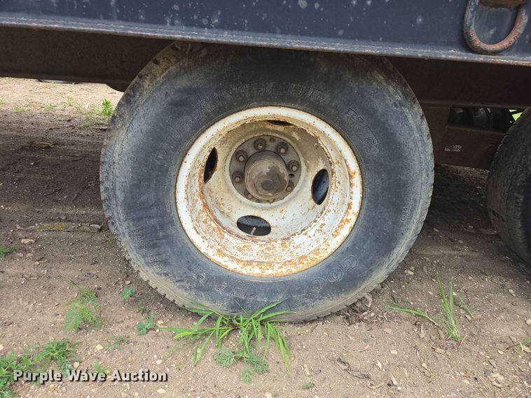 image for item DP8984 2003 Dakota Trail Eze TE24R24 equipment trailer