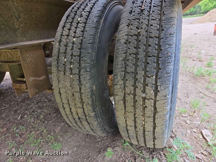 image for item DP8984 2003 Dakota Trail Eze TE24R24 equipment trailer
