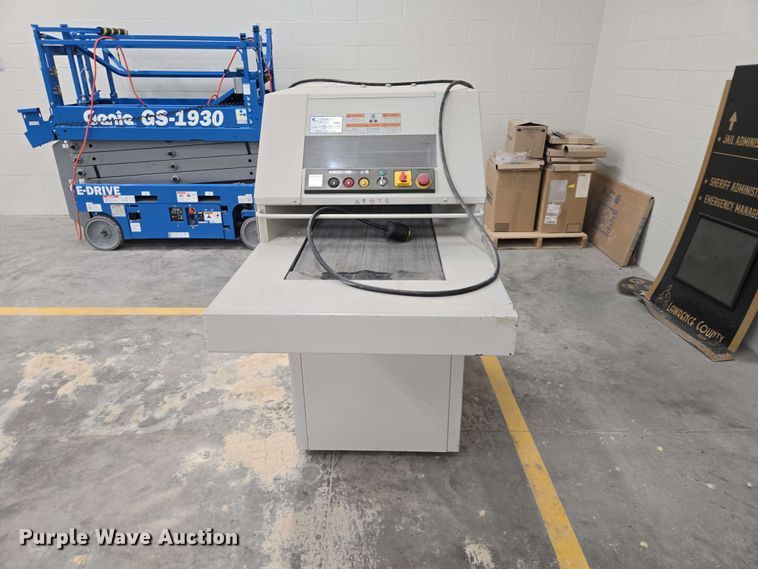 image for item DQ0003 Ideal 4107 paper shredder