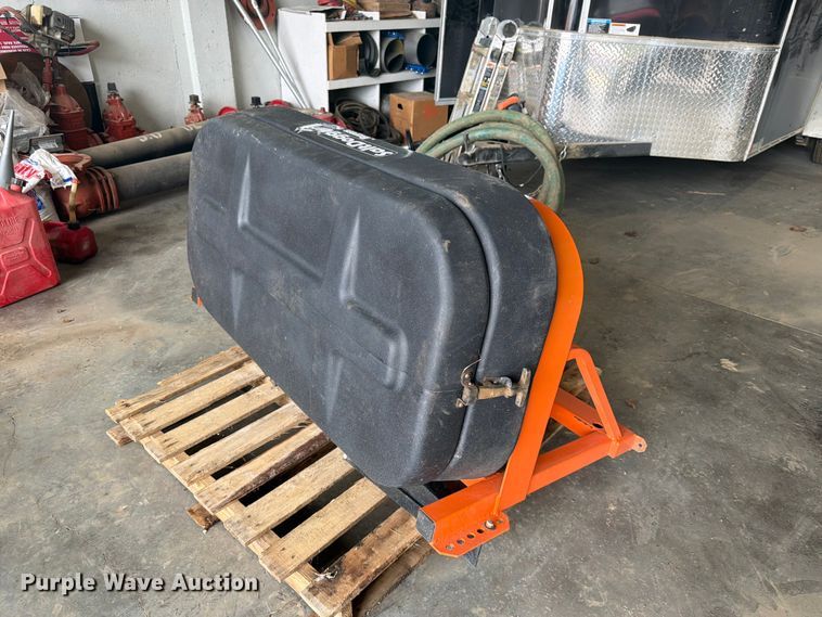 image for item DQ7873 Saltdog 004239 spreader