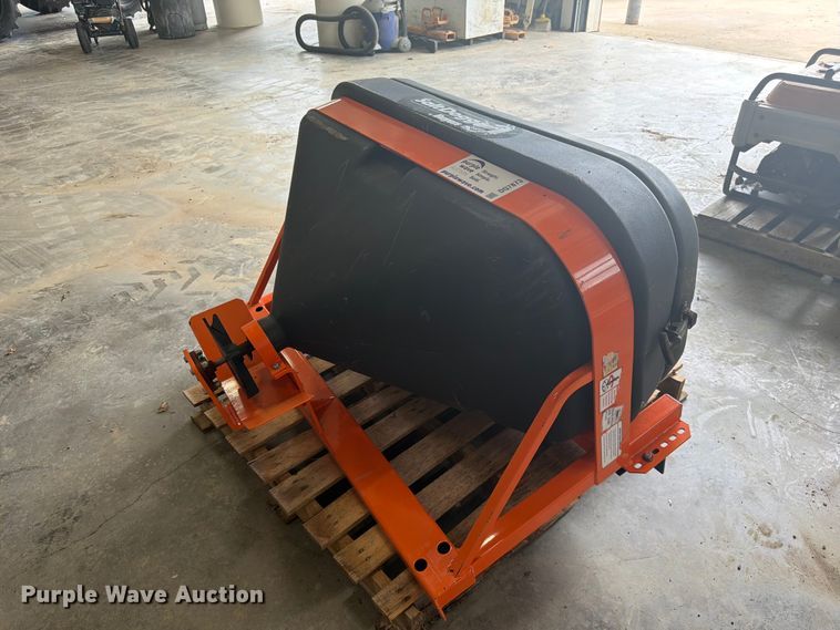 image for item DQ7873 Saltdog 004239 spreader