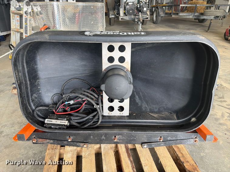 image for item DQ7873 Saltdog 004239 spreader