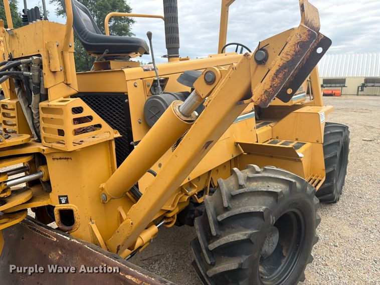 image for item DQ7877 2000 Vermeer V8550A trencher