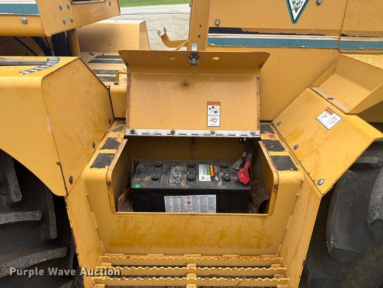 image for item DQ7877 2000 Vermeer V8550A trencher