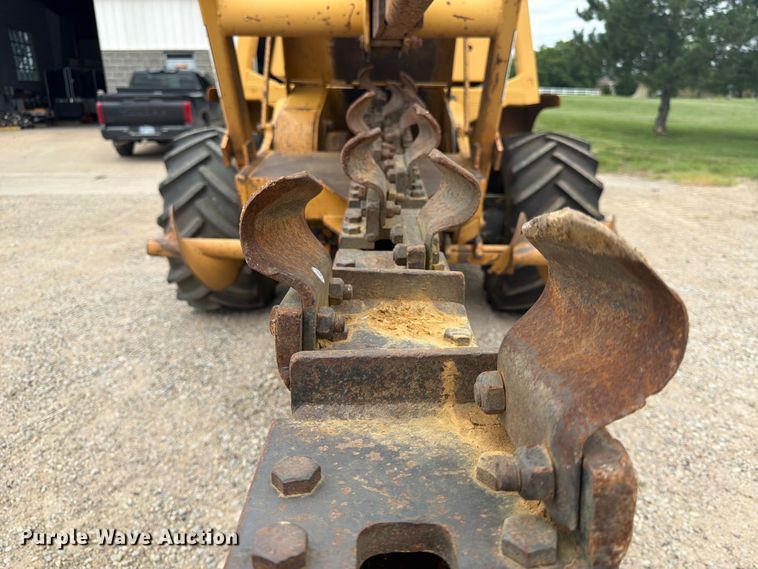 image for item DQ7877 2000 Vermeer V8550A trencher