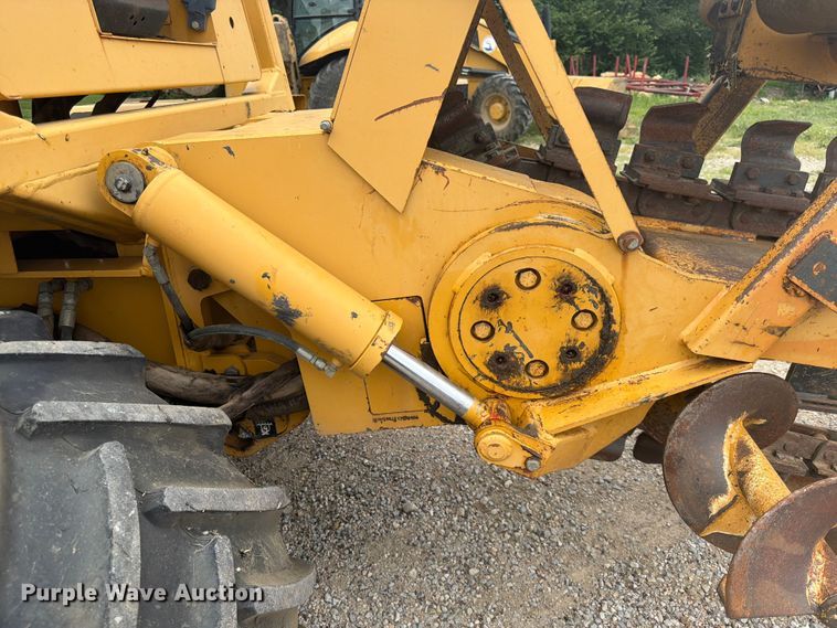 image for item DQ7877 2000 Vermeer V8550A trencher