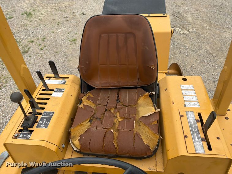 image for item DQ7877 2000 Vermeer V8550A trencher
