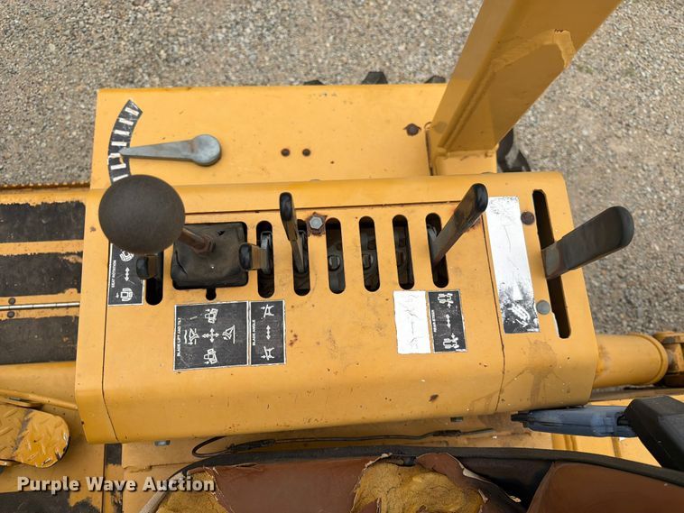 image for item DQ7877 2000 Vermeer V8550A trencher