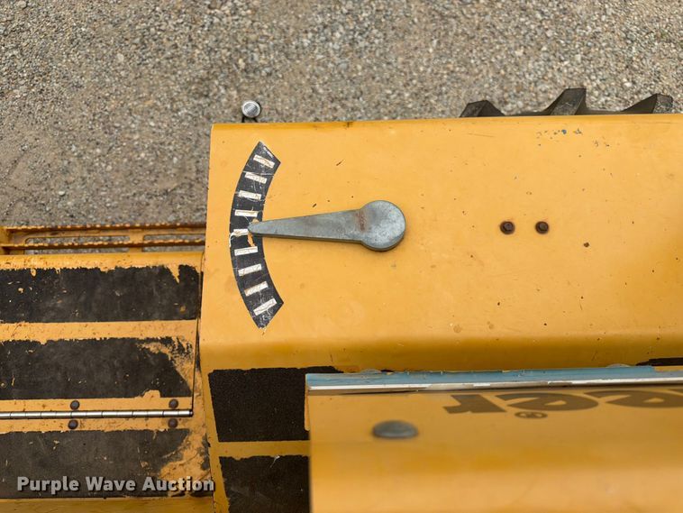 image for item DQ7877 2000 Vermeer V8550A trencher