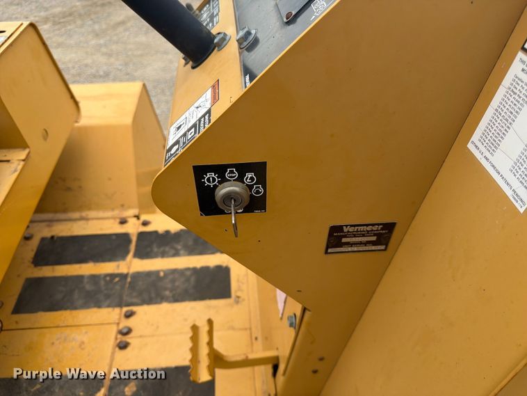 image for item DQ7877 2000 Vermeer V8550A trencher