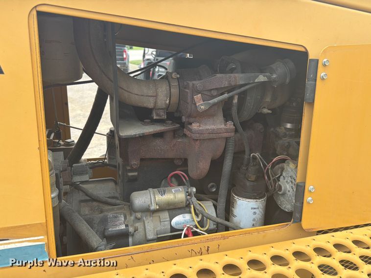 image for item DQ7877 2000 Vermeer V8550A trencher