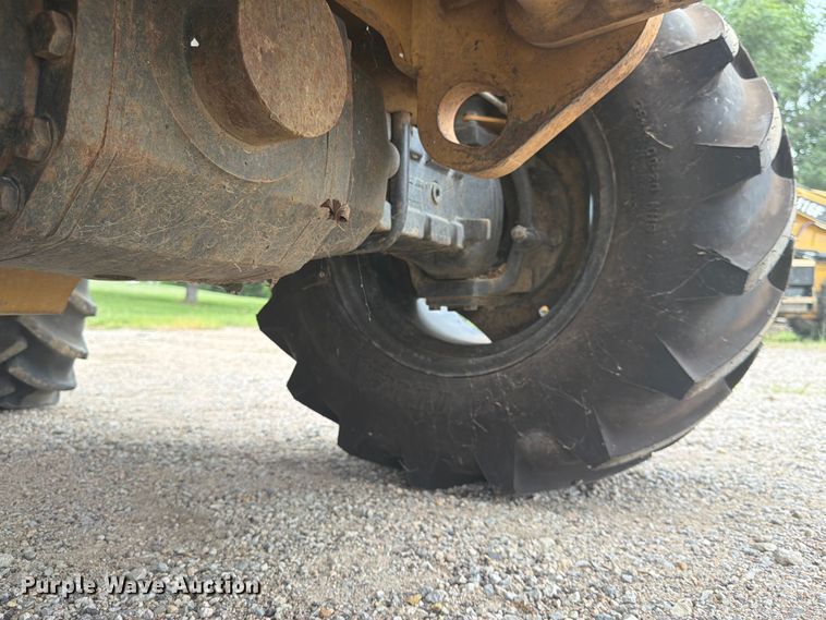 image for item DQ7877 2000 Vermeer V8550A trencher