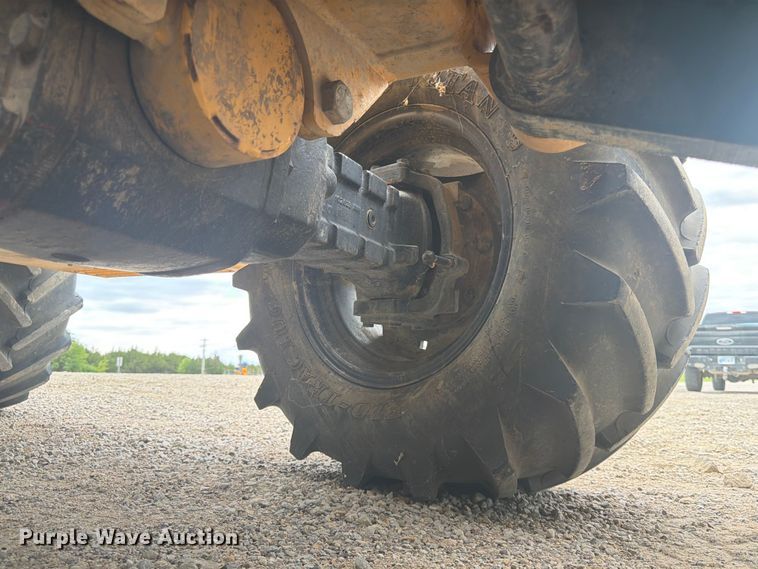 image for item DQ7877 2000 Vermeer V8550A trencher