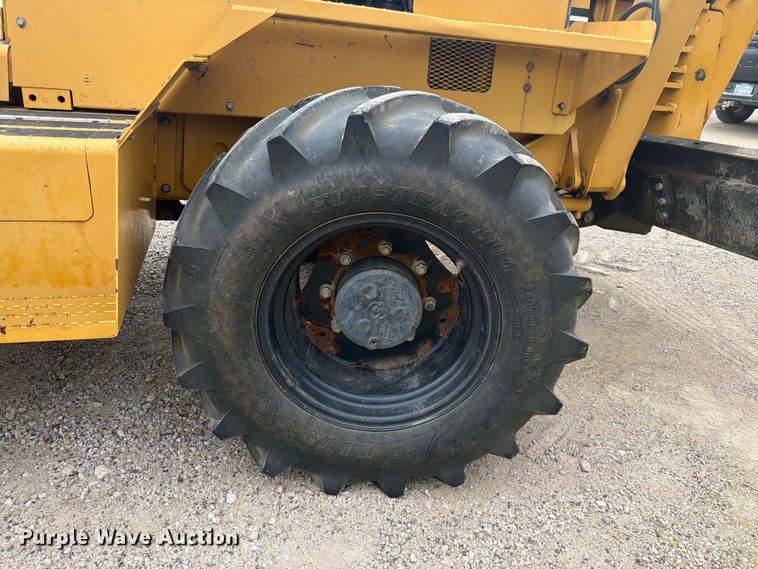 image for item DQ7877 2000 Vermeer V8550A trencher