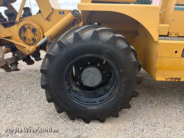 image for item DQ7877 2000 Vermeer V8550A trencher